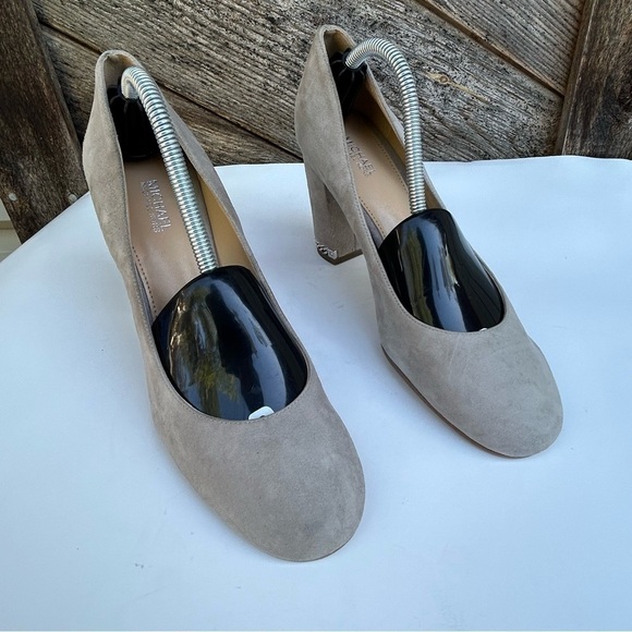 Michael Kors Sabrina Women Size 7 Chain Link Fawn Suede Platform Pump Shoe EUC - Picture 2 of 10